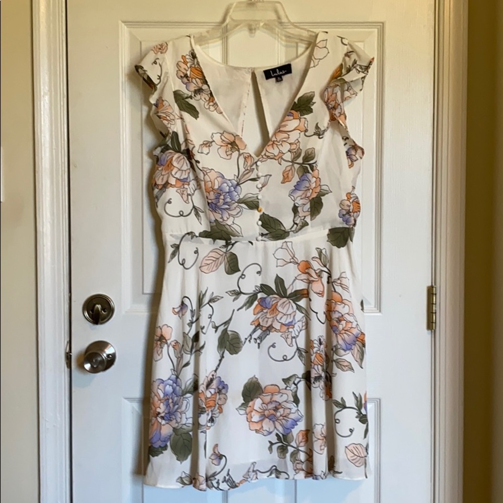 Lulu’s white floral mini dress